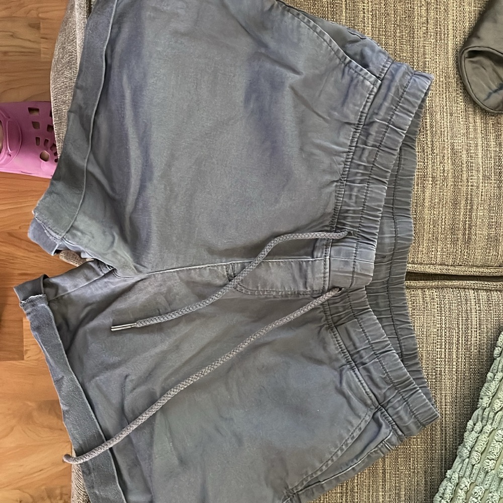Arizona Jean Company Gray Cargo Shorts with Relaxed Fit